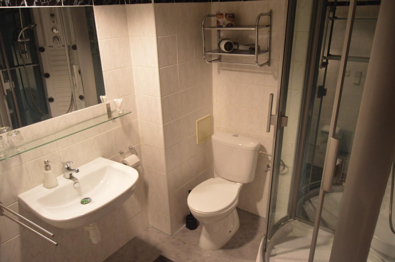 Motel Gombas Екстер'єр фото