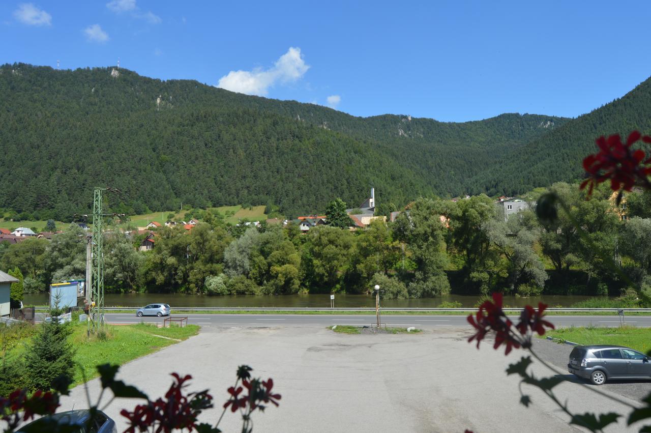 Motel Gombas Екстер'єр фото