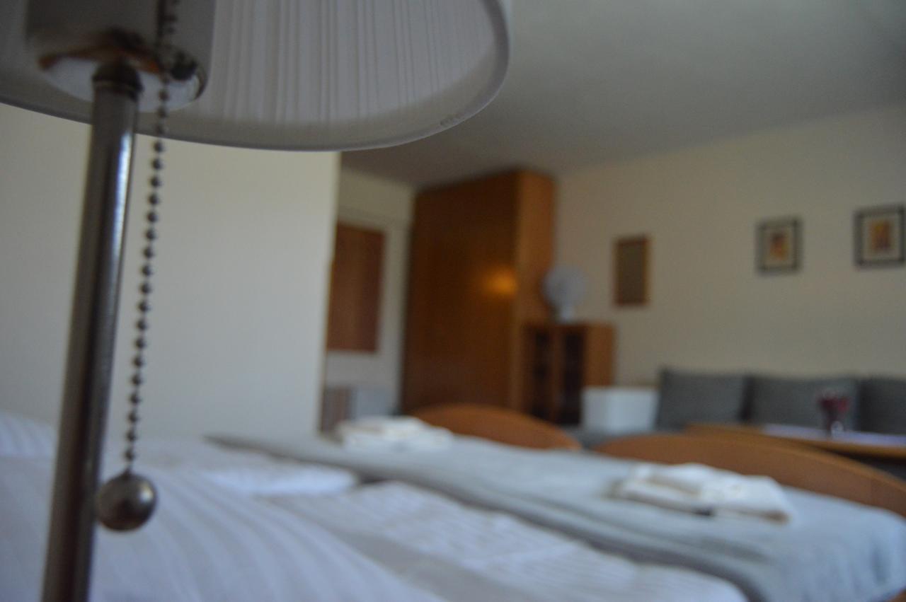 Motel Gombas Екстер'єр фото