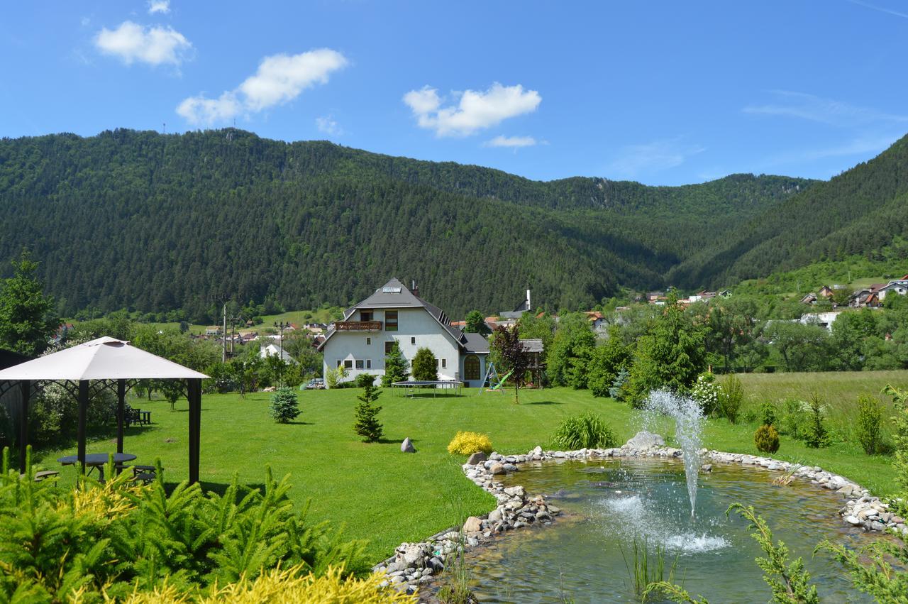 Motel Gombas Екстер'єр фото