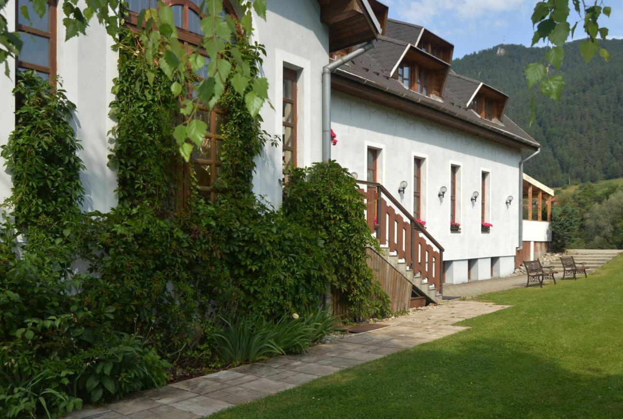 Motel Gombas Екстер'єр фото