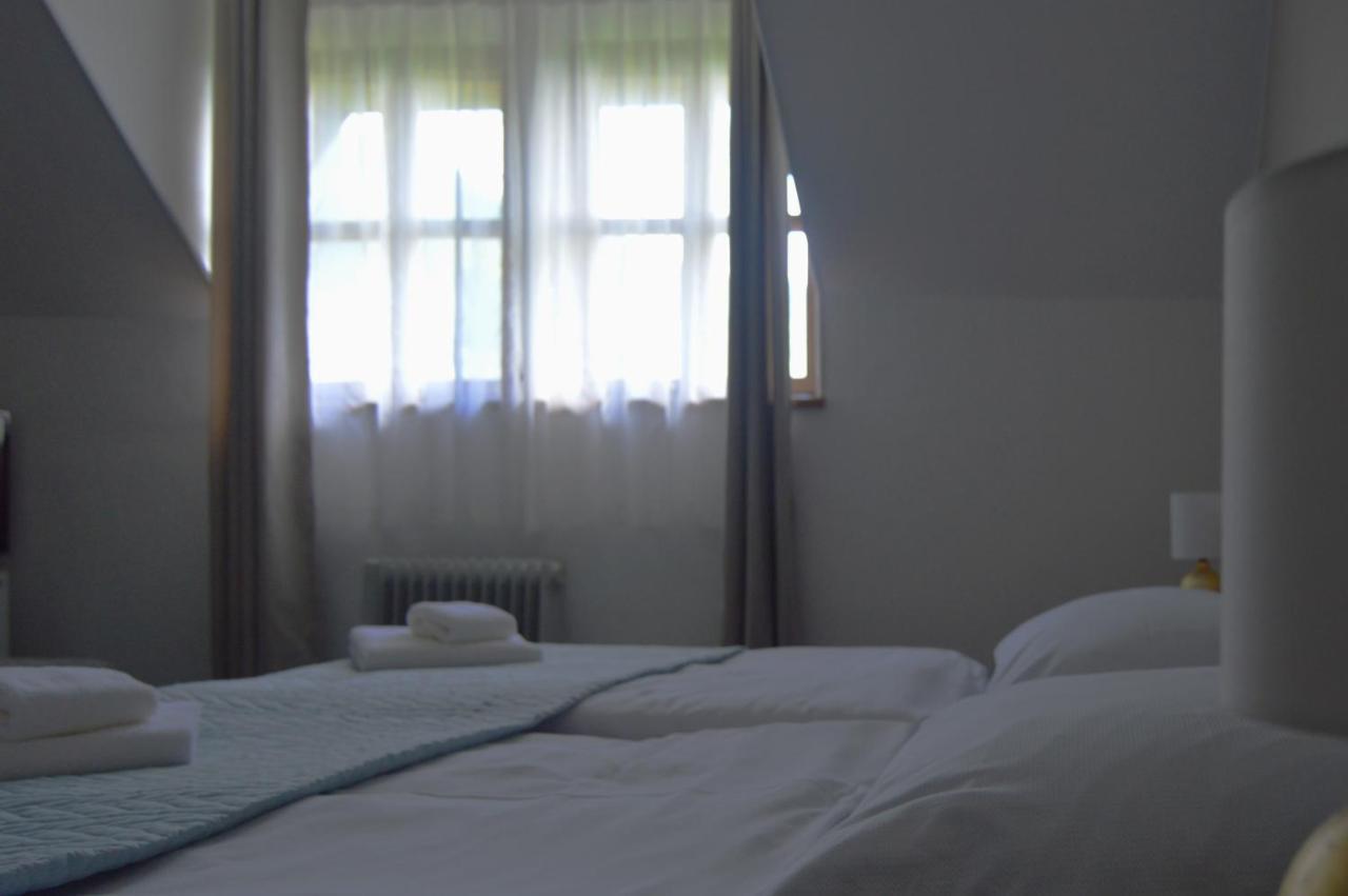 Motel Gombas Екстер'єр фото