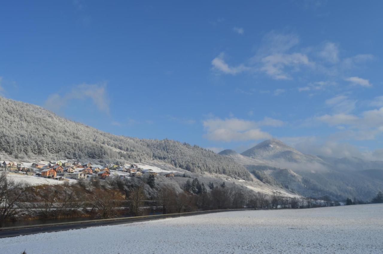 Motel Gombas Екстер'єр фото